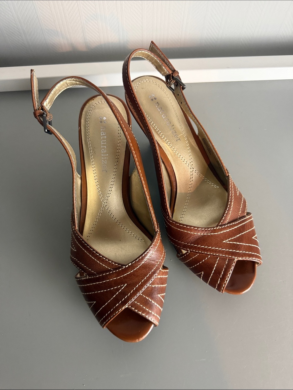 Naturalizer Brown Leather Peep Toe Slingback Heels w/ Contrast Stitching size 6
